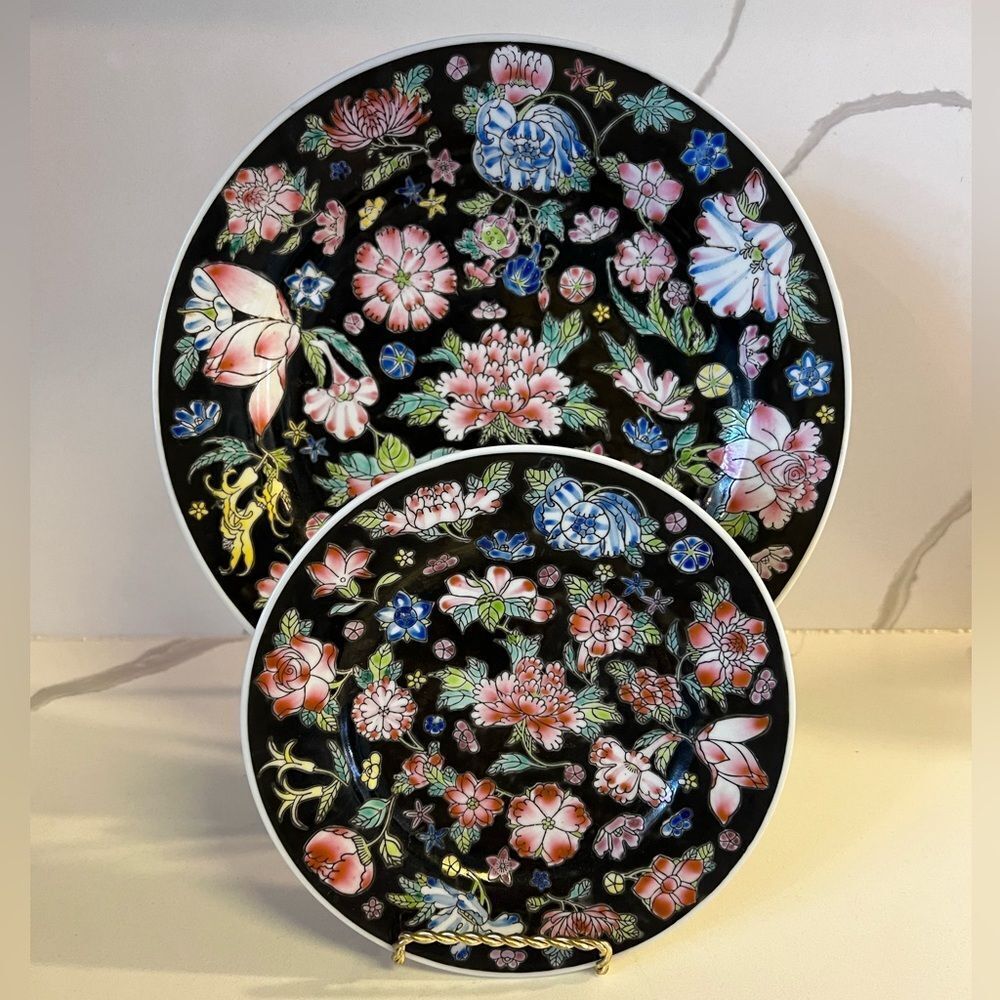 Vintage Thousand Flowers Famille Rose Noir Porcelain Plate Set